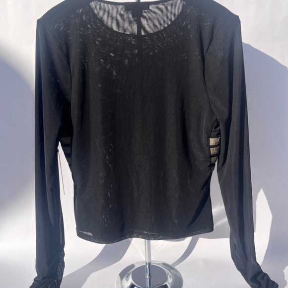 Black and gold mesh top - Picture 2 of 3